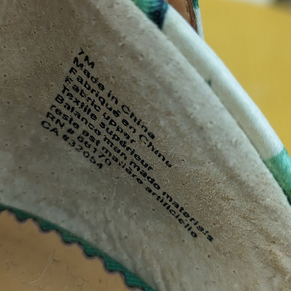 Anthropologie Jasper & Jeera Tropical Print Flats w/Ankle Strap Size 7 - Picture 3 of 9